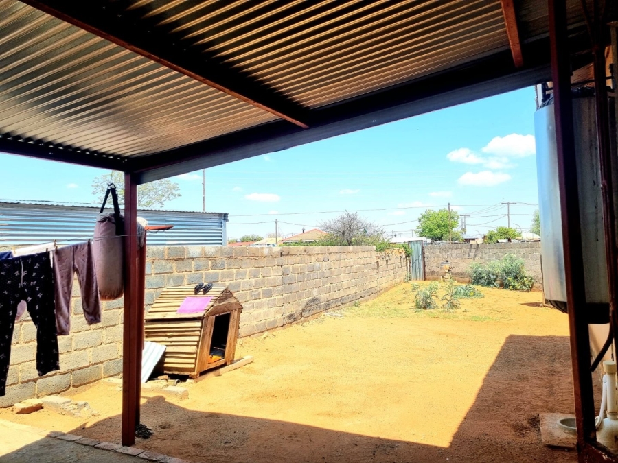 4 Bedroom Property for Sale in Agisanang Northern Cape